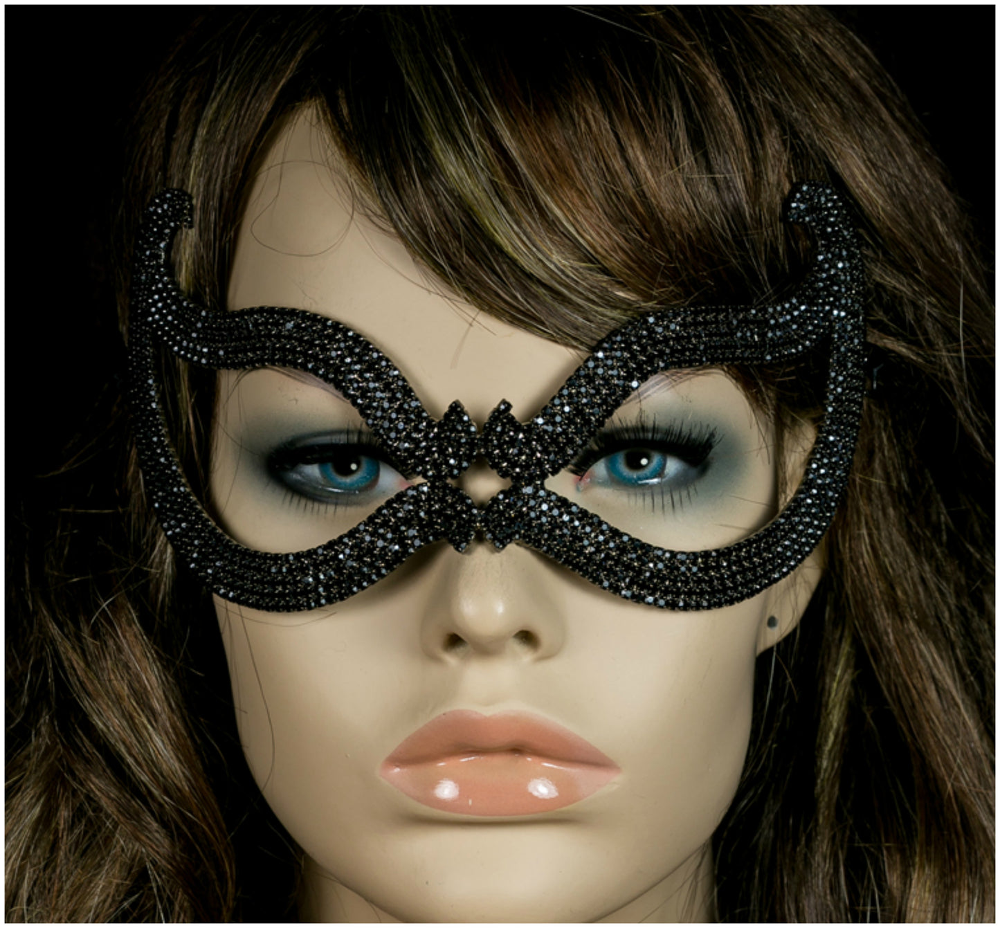 Bijou Romantic Cat Eye Masquerade Mask