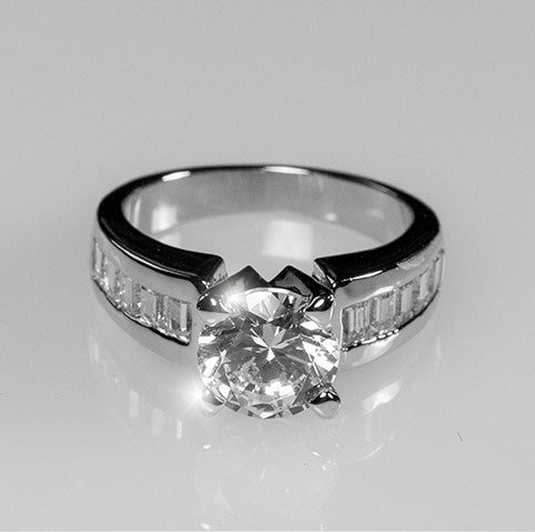 Isodra 8mm Round Solitaire Engagement Ring | 2ct