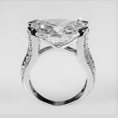 Ivanna 16x12mm Oval CZ Statement Ring | 10ct