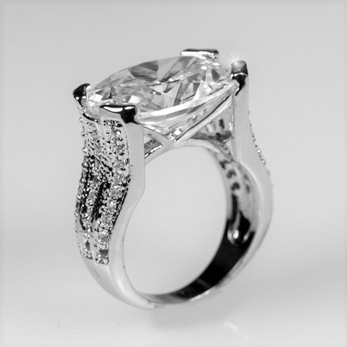 Ivanna 16x12mm Oval CZ Statement Ring | 10ct