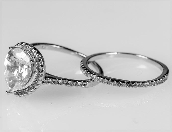Leoda 9x6mm Pear Halo Engagement Ring Set | 2ct