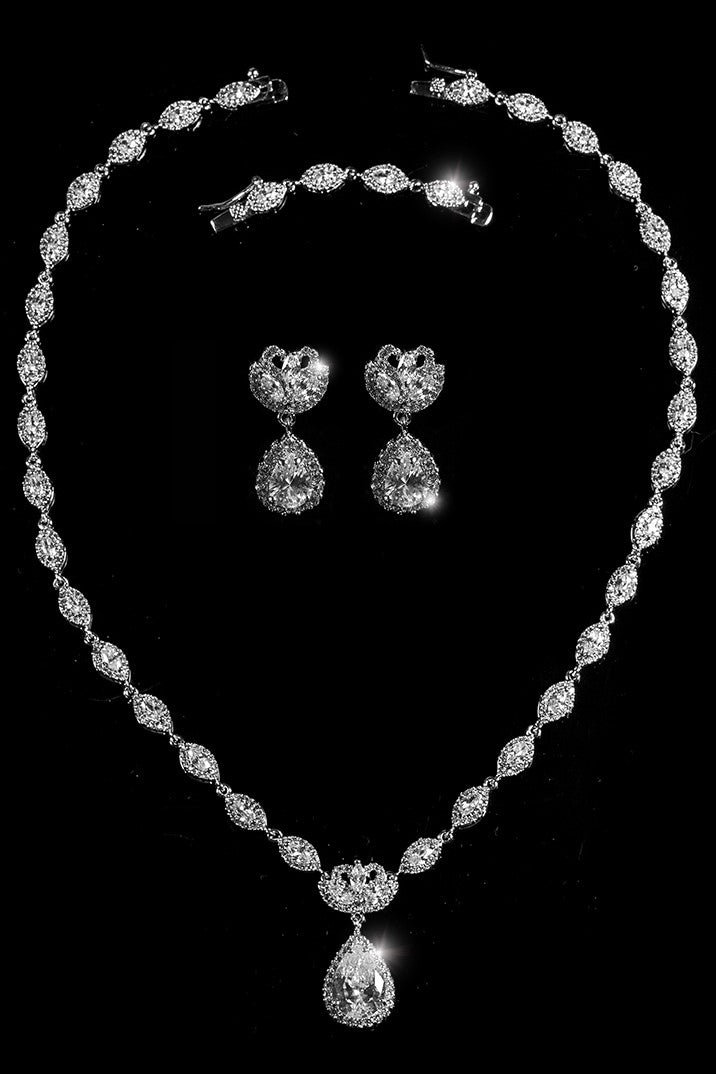 Nettie Vintage Cluster Pear Drop Necklace Set