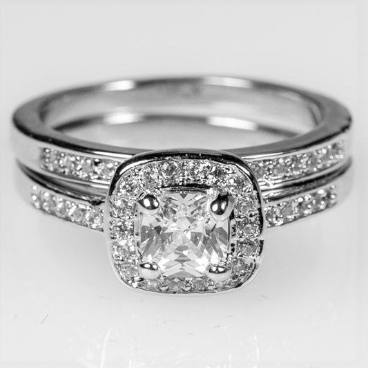 Grable 5mm Cushion Halo Engagement Ring Set | 0.8ct