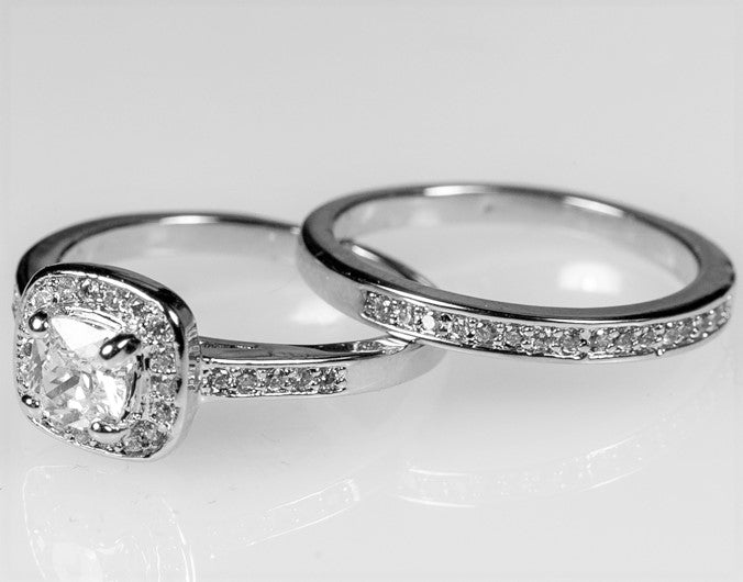 Grable 5mm Cushion Halo Engagement Ring Set | 0.8ct