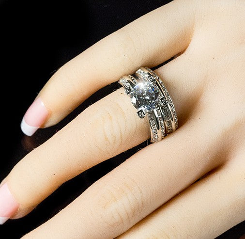 Isabel 2.5ct Round Vintage Engagement Ring Set | 7.5ct