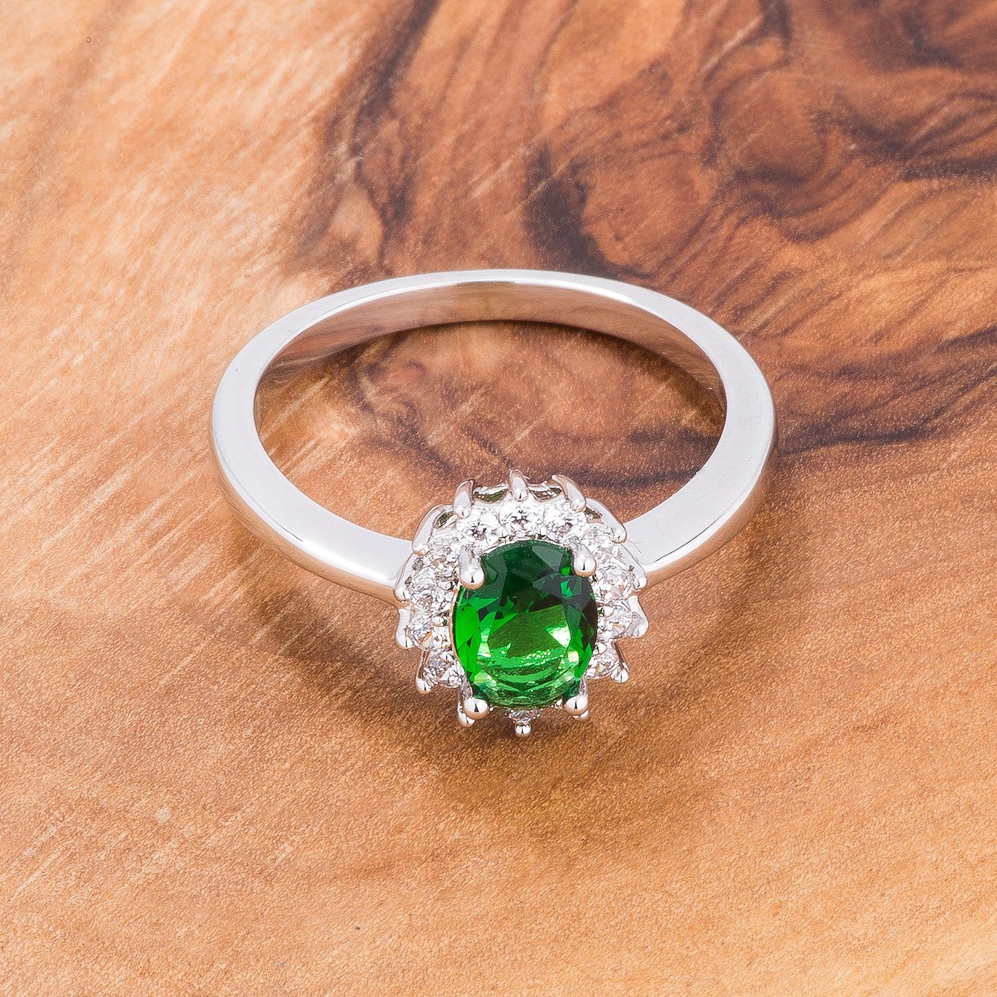 Chesna 8mm Oval Emerald Halo Ring | 1ct