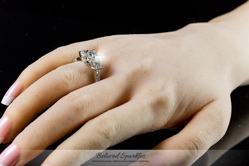 Elizabeth 7mm Three Stone Engagement Ring | 3ct