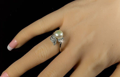 Holly Classic Freshwater Pearl Ring | 0.8ct