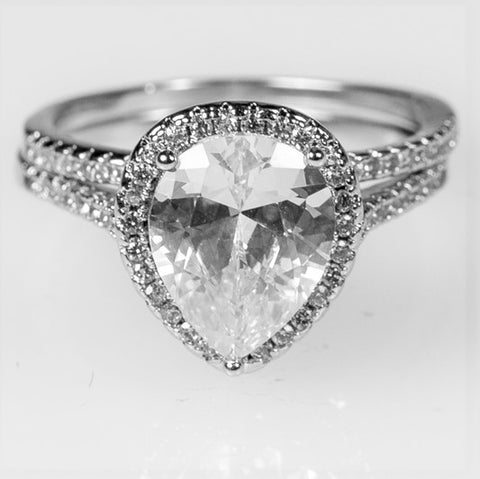 Leoda 2ct Pear Halo Engagement Ring Set | 3.2ct