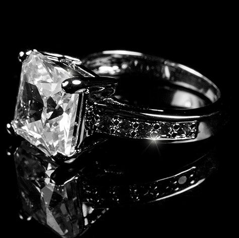 Lindsay 5.6ct Princess Raised Engagement Ring | 6ct