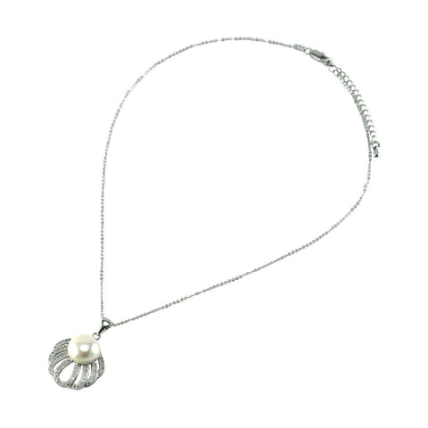 Lordyna White Pearl Clam Pendant