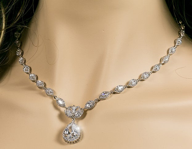 Nettie Vintage Teardrop Dangle Necklace Set