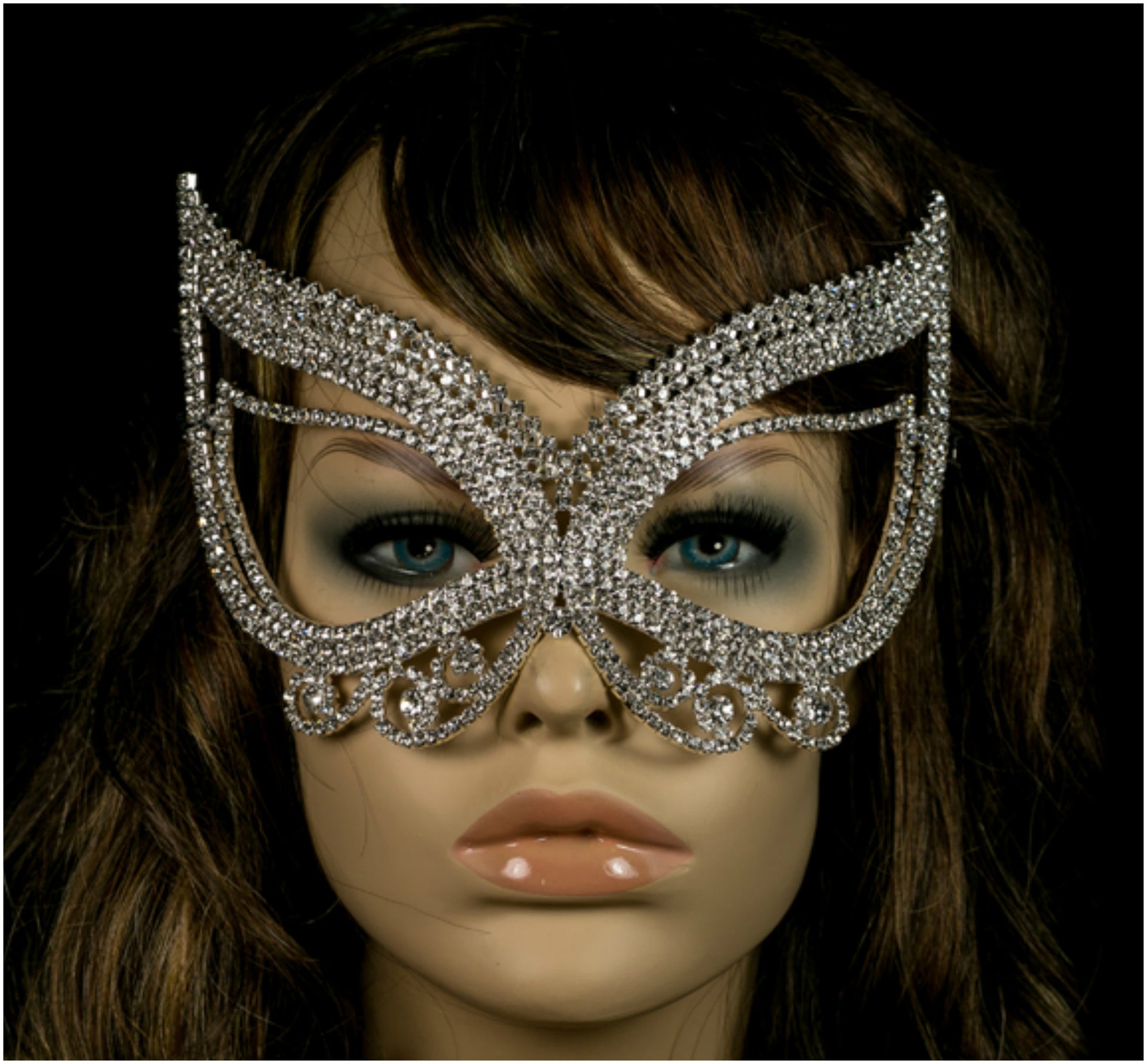 Pirene Exquisite Butterfly Masquerade Mask | Silver | Crystal - Beloved Sparkles
 - 3
