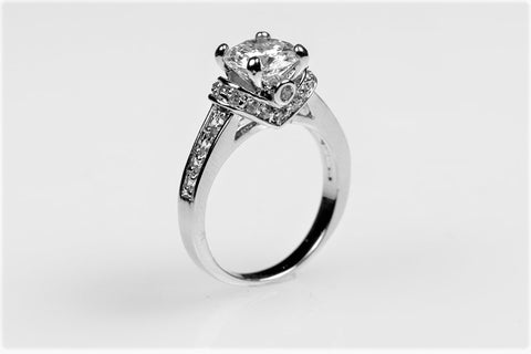 Noula 2ct Round Solitaire Engagement Ring | 3.7ct